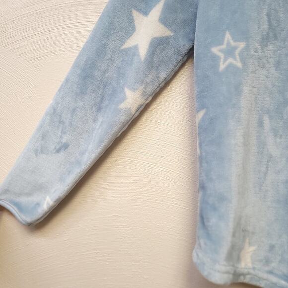 Emily Daniels Crewneck Sweater Tee Size L Super Soft Cozy Shirt Comfy Stars Blue - Picture 6 of 6